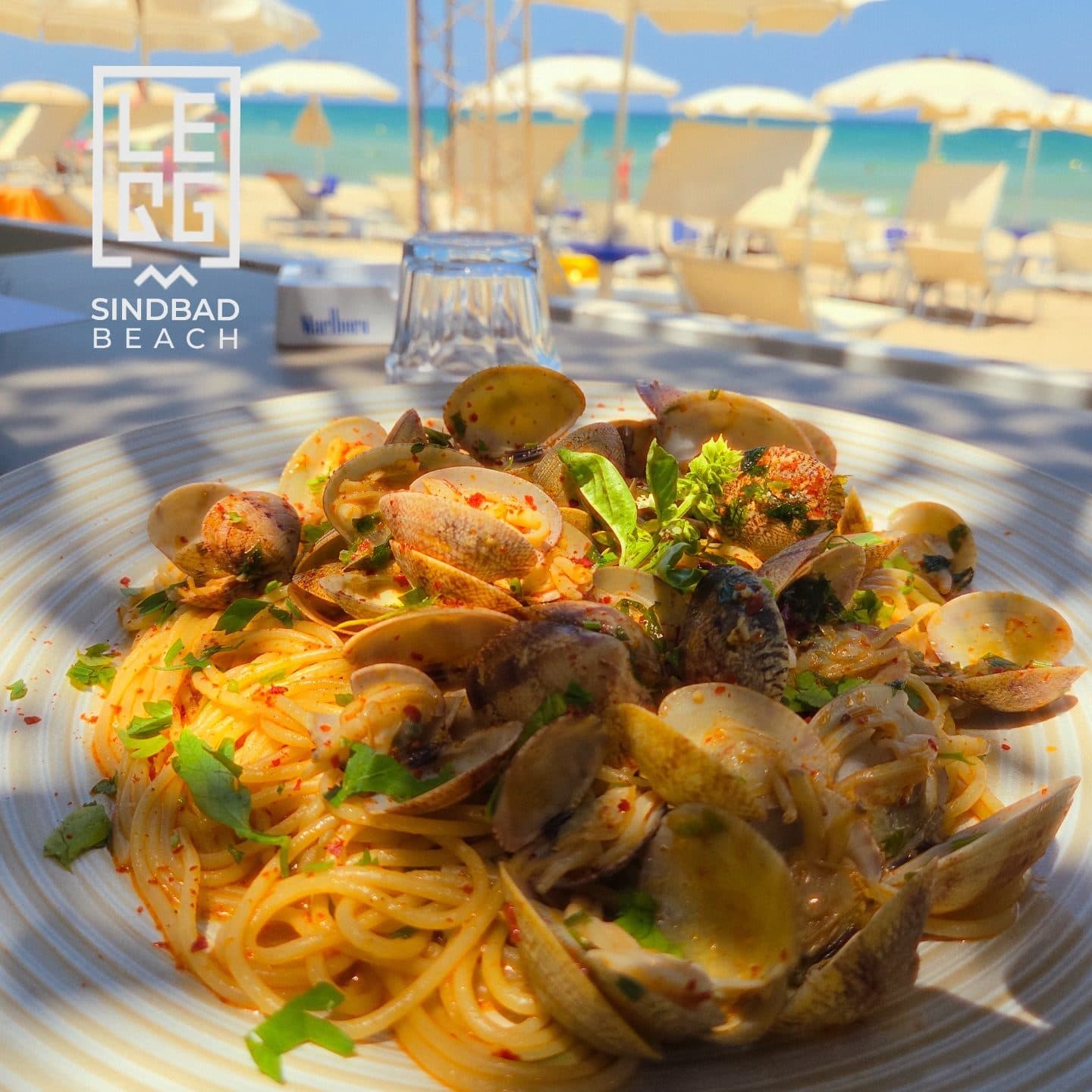 Le QG — Beach Lounge · Front de mer · Club