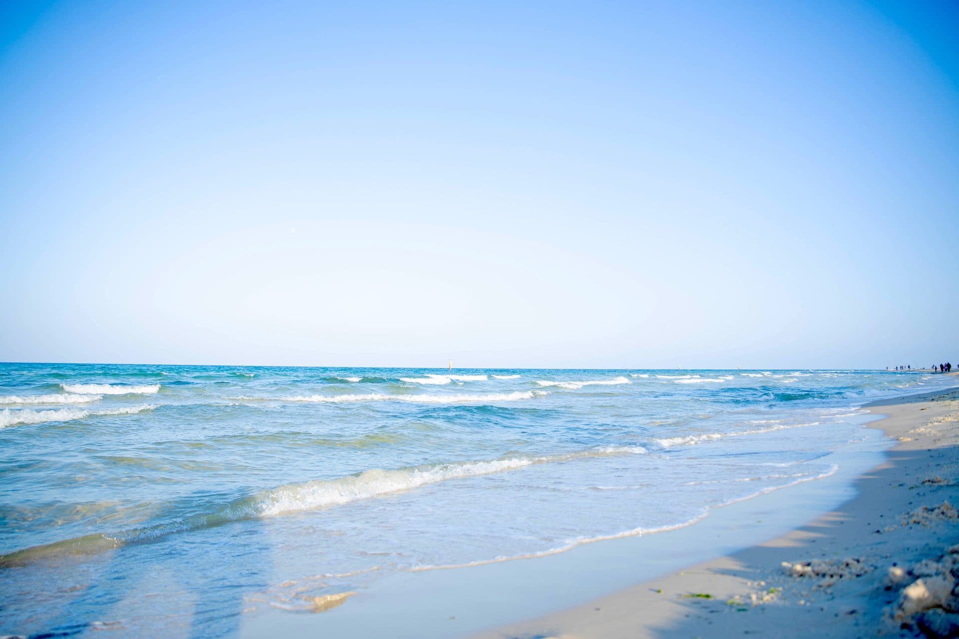 Le QG — Beach Lounge · Front de mer · Club