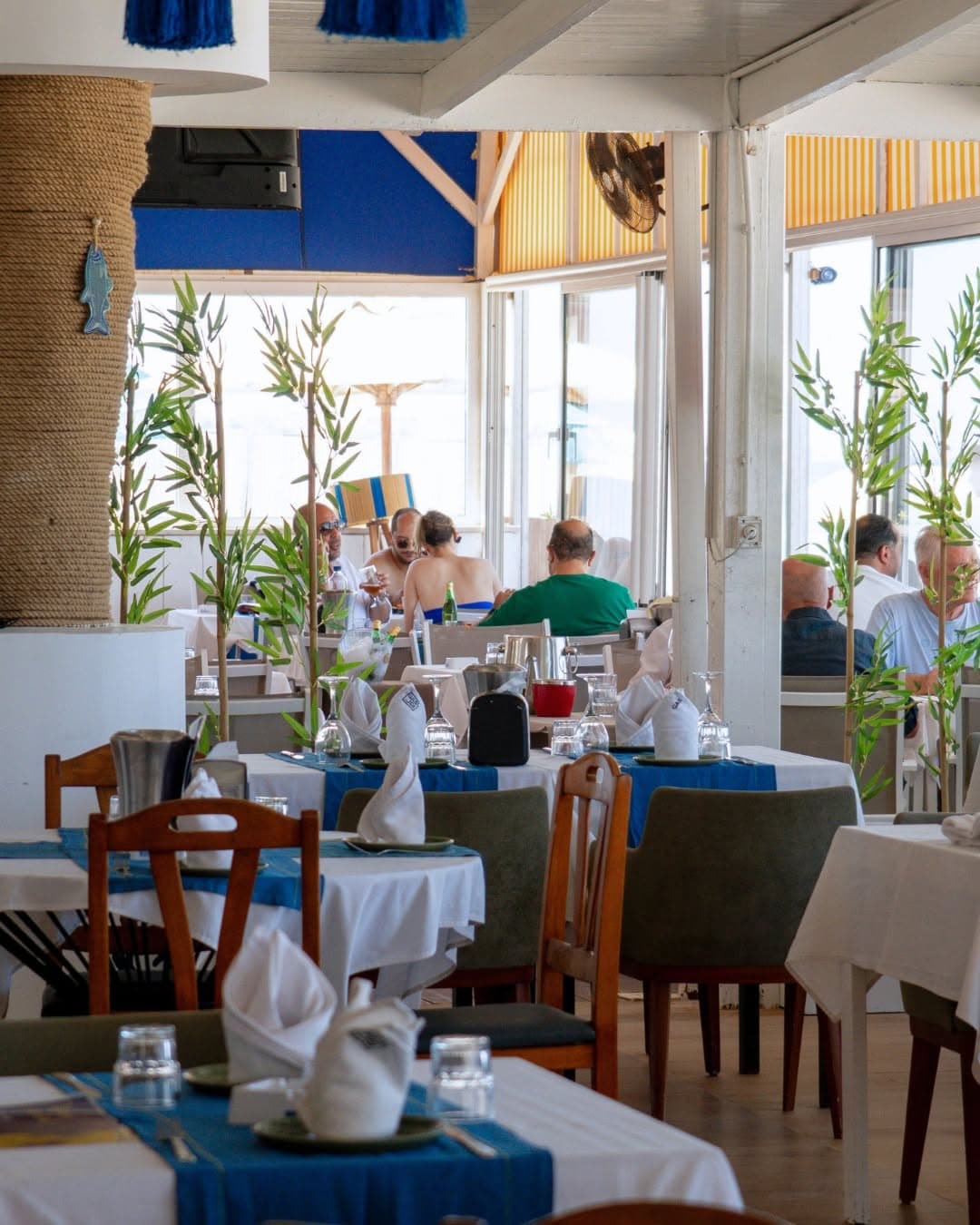 Le QG — Beach Lounge · Front de mer · Club